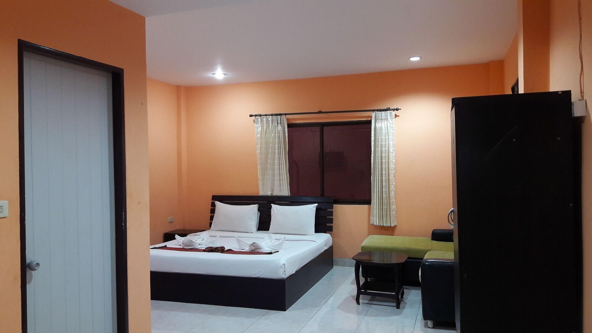 Patong Green Mango Guesthouse מראה חיצוני תמונה