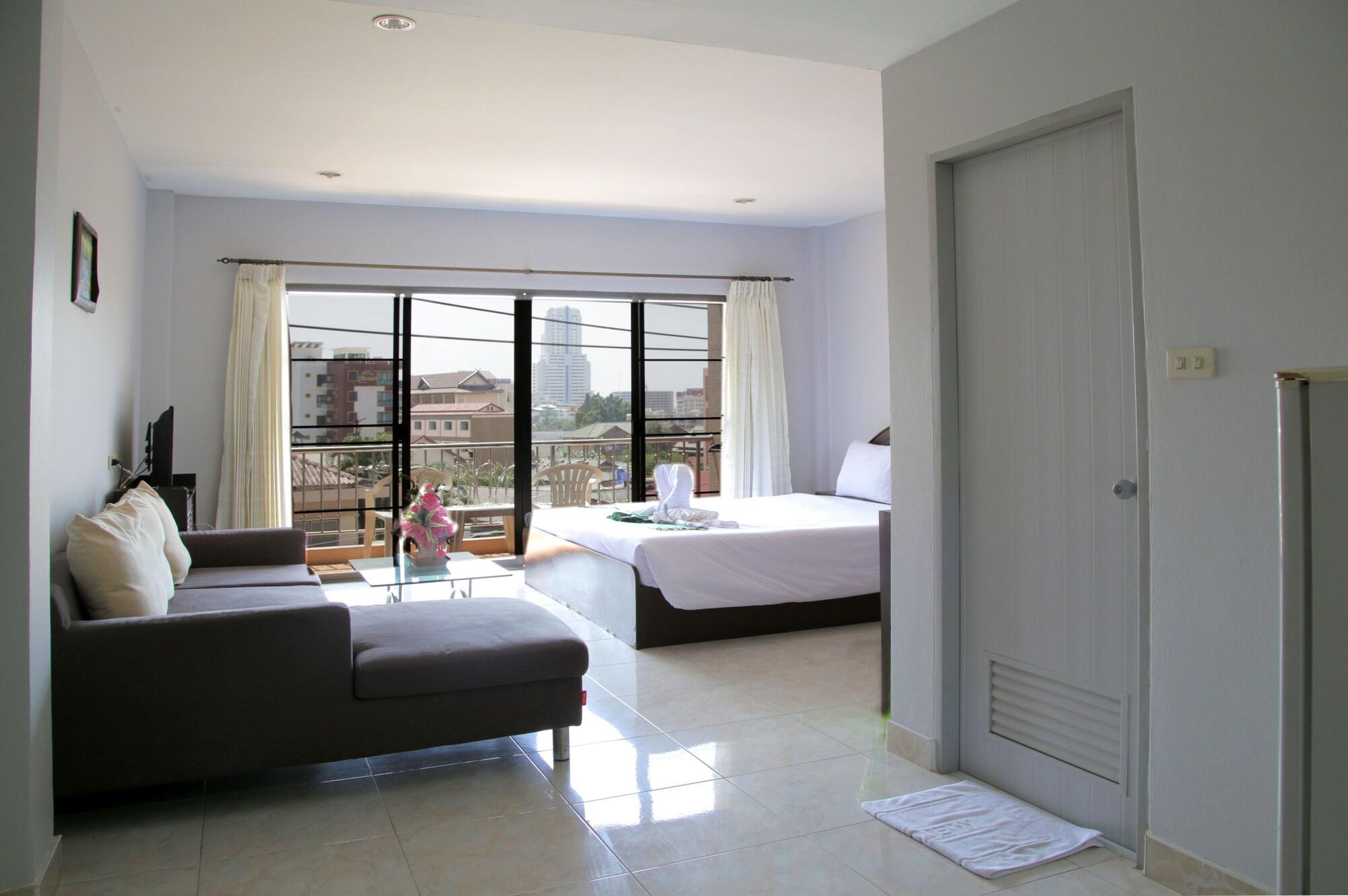 Patong Green Mango Guesthouse מראה חיצוני תמונה