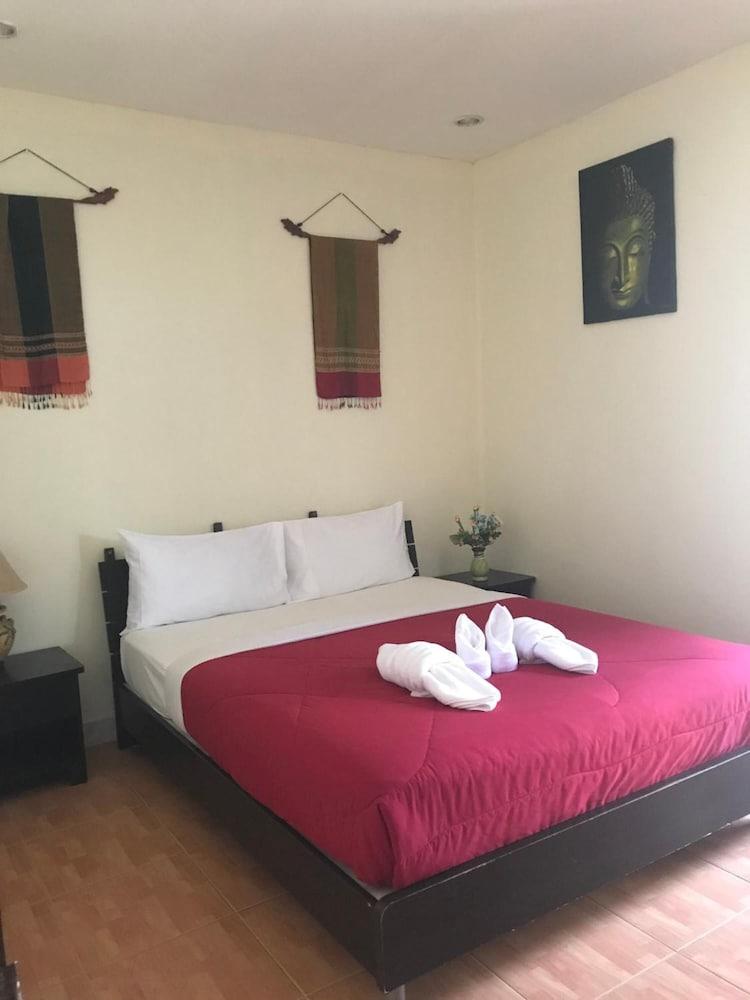 Patong Green Mango Guesthouse מראה חיצוני תמונה