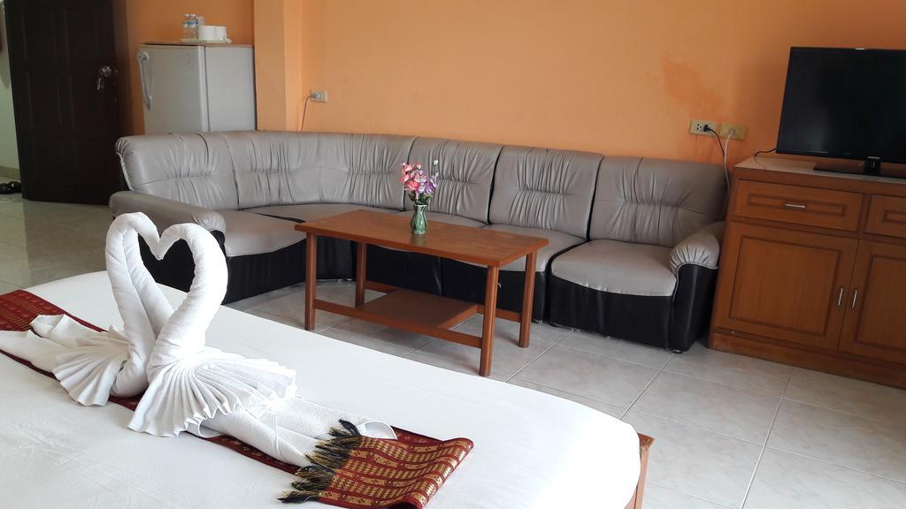 Patong Green Mango Guesthouse מראה חיצוני תמונה