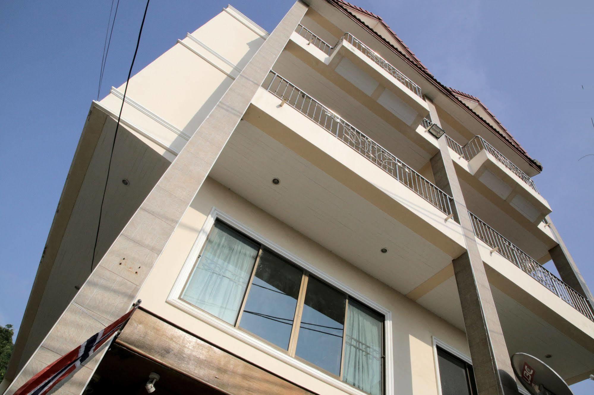 Patong Green Mango Guesthouse מראה חיצוני תמונה