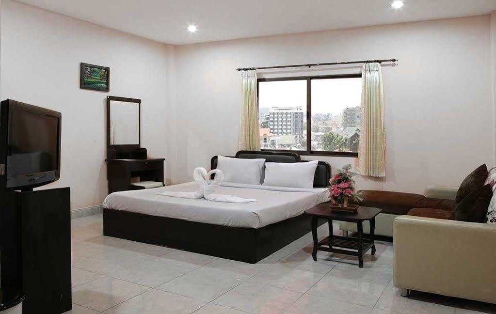 Patong Green Mango Guesthouse מראה חיצוני תמונה